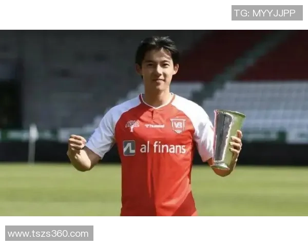 足球明星李明的儿子成长记：从小球员到未来的足球希望之星