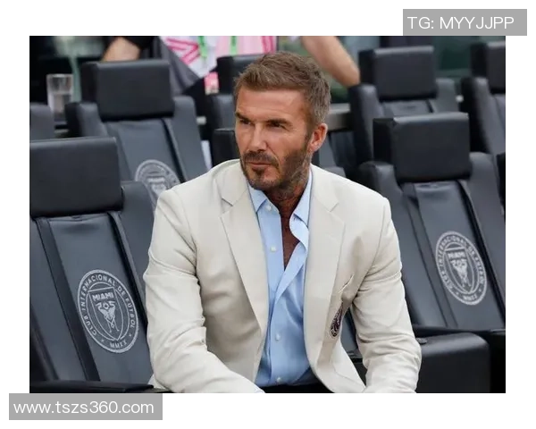 足球明星情感丰富的多情种动作展现球场内外的魅力与风采