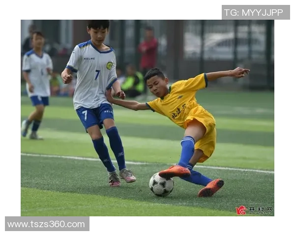 最年轻足球明星喜迎新生儿家庭幸福生活再添新成员